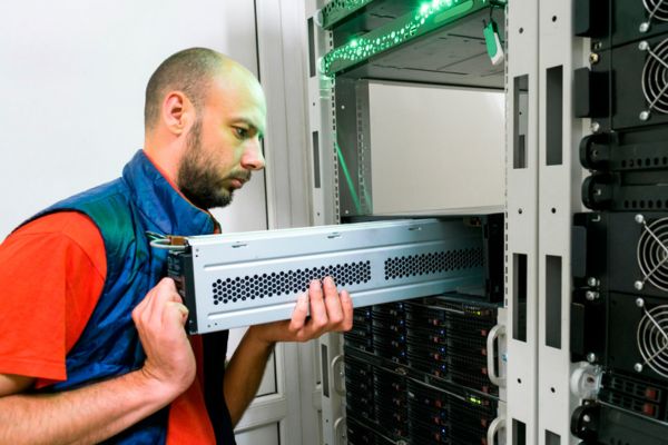 Reemplazo baterías UPS APC Schneider Electric Argentina - PowerPlus